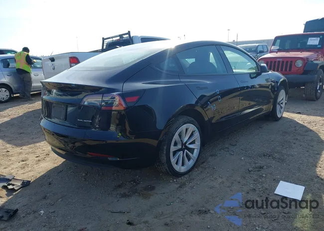 5YJ3E1EB6NF260801: 44268100