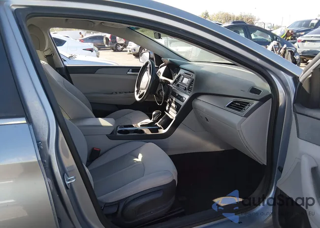 5NPE24AF1HH582831: 44269366