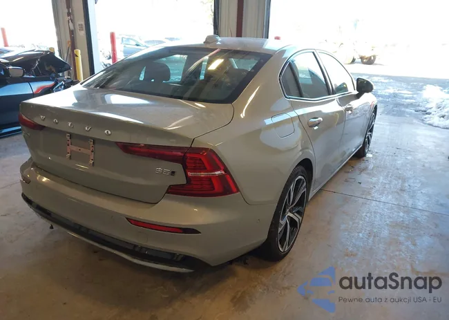 7JRL12TL7RG305108: 44269396