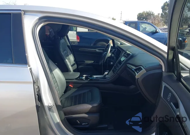 3FA6P0HDXGR166300: 44269400