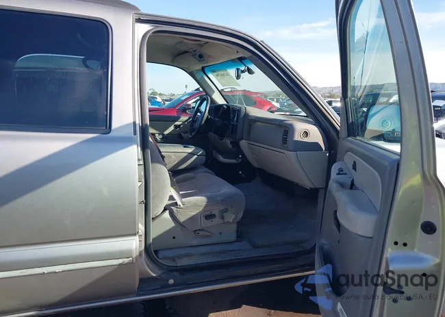 1GNEC13T8YJ209573: 44268786