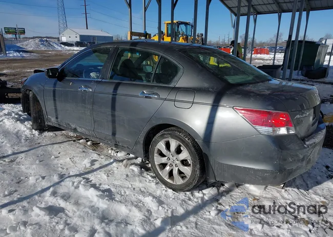 1HGCP3F79AA011588: 44268805