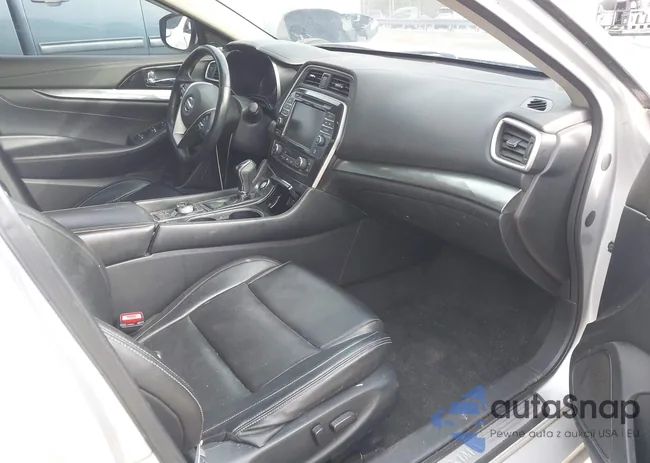 1N4AA6DV9LC367501: 44270153