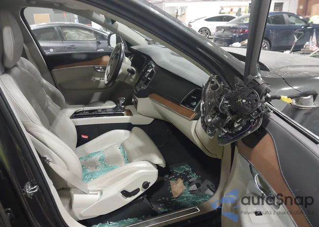 YV4A22PL6L1586354: 44270228