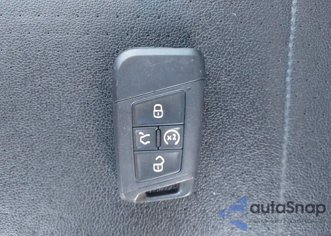 3VV2B7AX2JM039051: 44270271