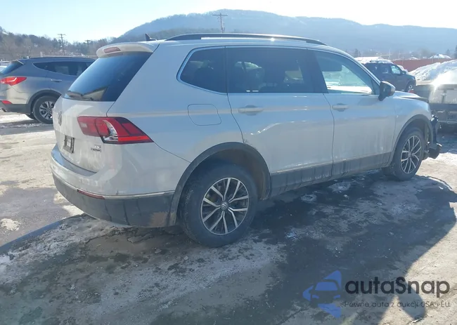 3VV2B7AX2JM039051: 44270271