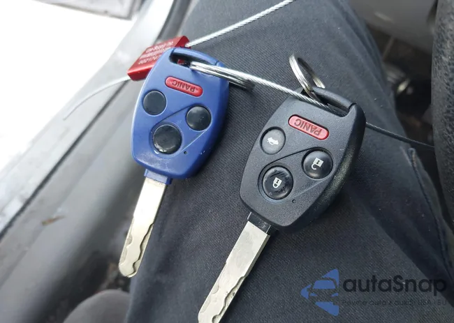 1HGCP2F37AA033242: 44270328