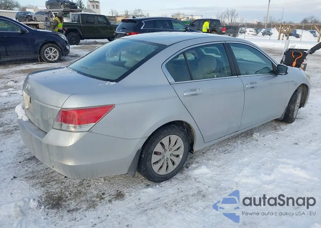 1HGCP2F37AA033242: 44270328