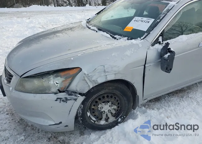 1HGCP2F37AA033242: 44270328