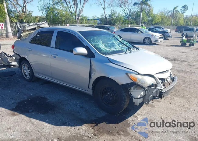 2T1BU4EE1DC109619: 44270489