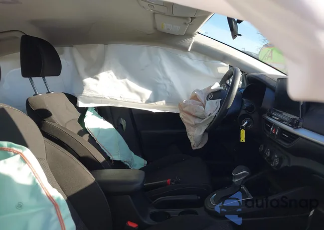 3KPF24AD3LE156817: 44270588