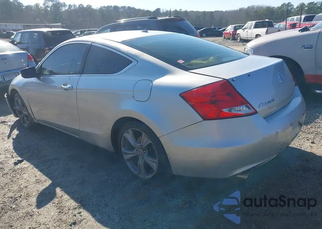 1HGCS2B86BA005692: 44269741