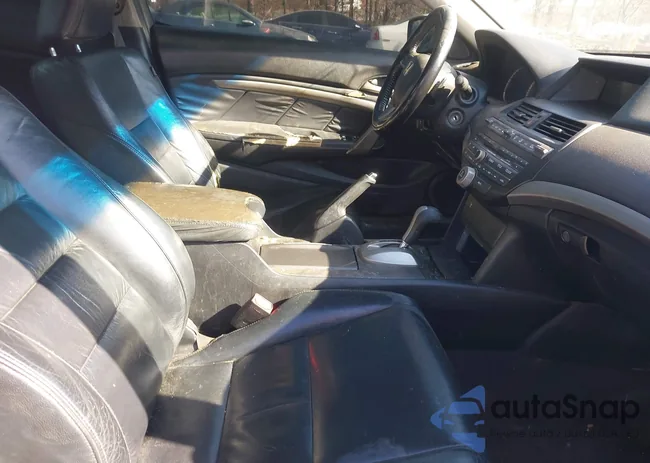 1HGCS2B86BA005692: 44269741