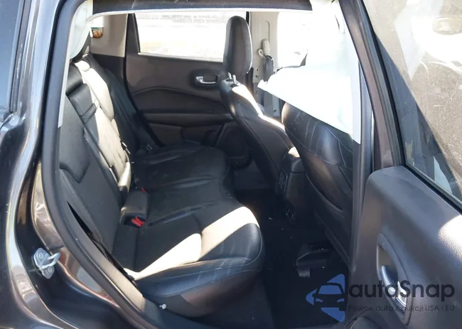 3C4NJDBBXKT654275: 44269945