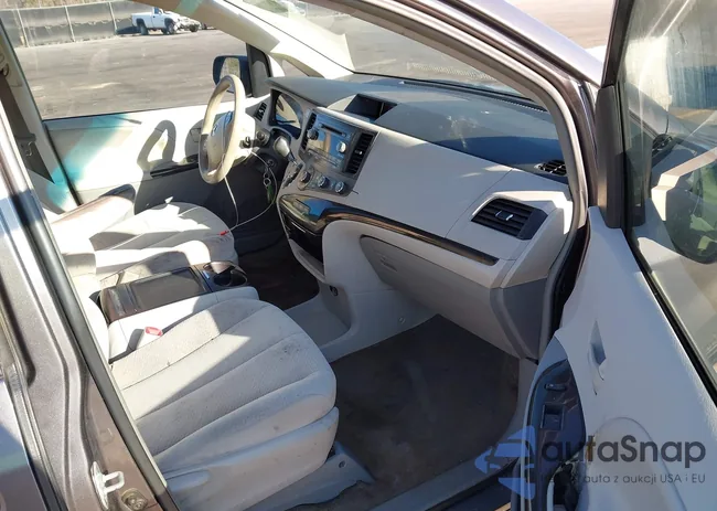 5TDKK3DC0CS218904: 44269973