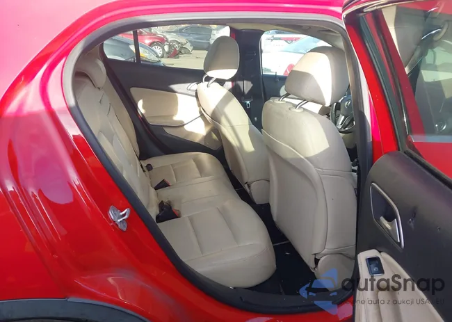 WDCTG4EB8FJ155631: 44271367