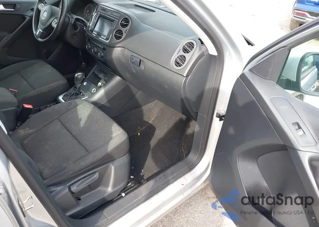 WVGAV7AX6HK047586: 44271372