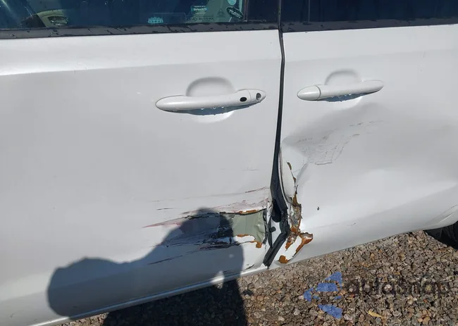 KNDMC5C12J6350772: 44271456