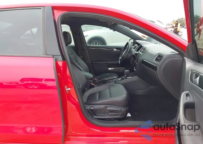 3VWD17AJ3JM253582: 44271515