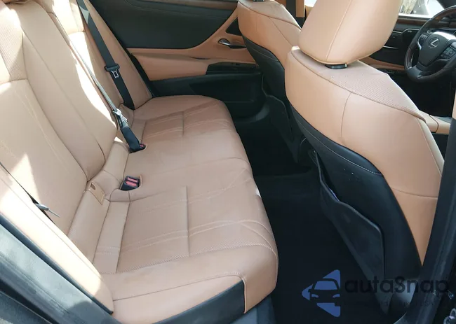 58AFZ1B1XNU127208: 44271663