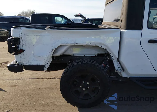 1C6JJTEG2LL215608: 44270753