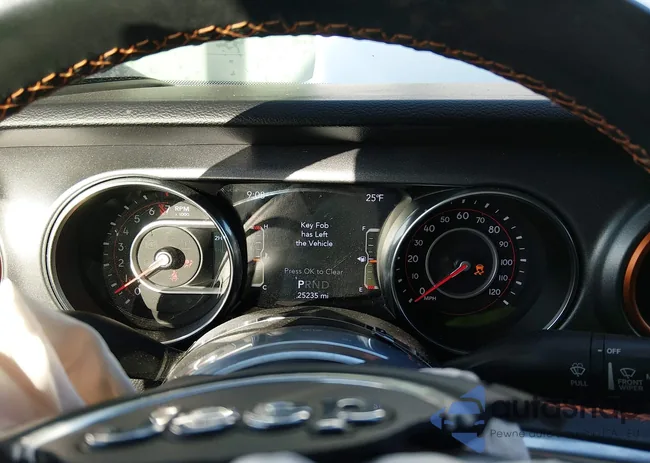 1C6JJTEG2LL215608: 44270753