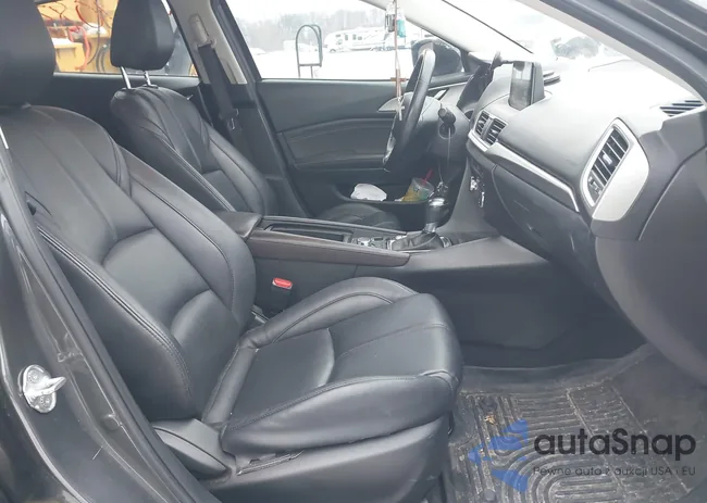 3MZBN1L32JM184696: 44270835