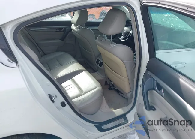 19UUA8F51AA021940: 44272191