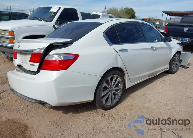 1HGCR2F53DA145715: 44272379