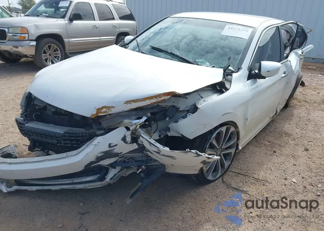 1HGCR2F53DA145715: 44272379