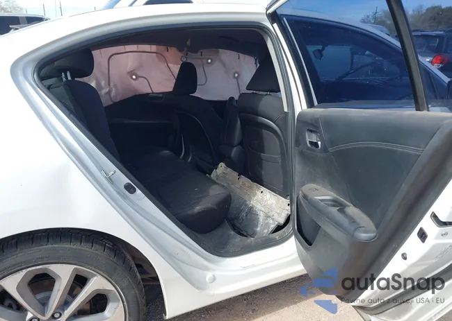 1HGCR2F53DA145715: 44272379