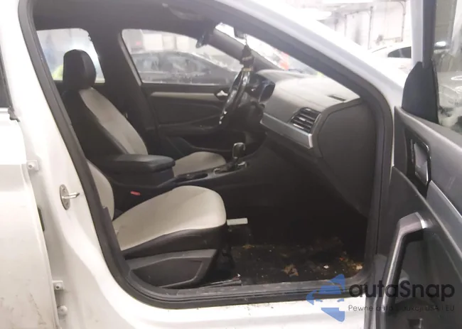 3VWC57BU1KM098315: 44271720