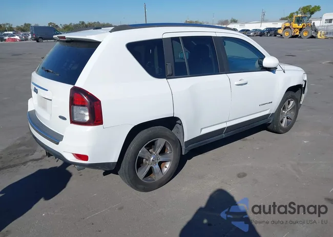 1C4NJDEB9GD708142: 44271767