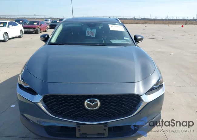 3MVDMBCM8PM527192: 44272047