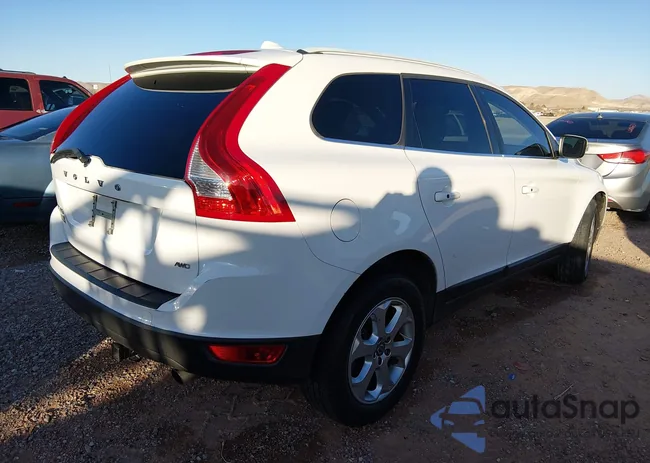 YV4952DZ8D2429018: 44272067