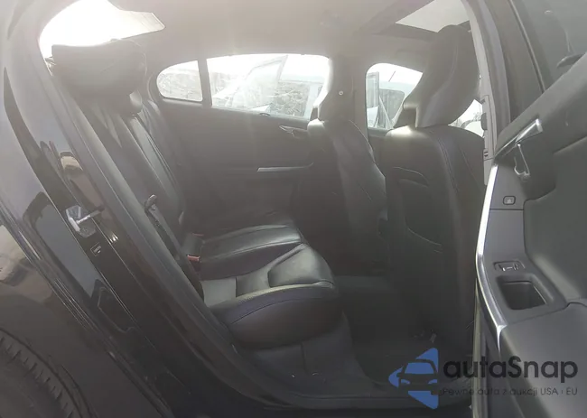 LYV402HM2JB178338: 44273643