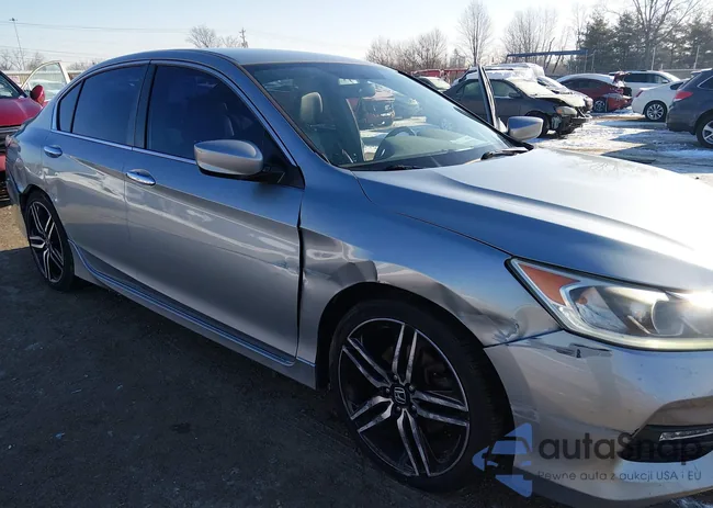 1HGCR2F11HA024085: 44272757