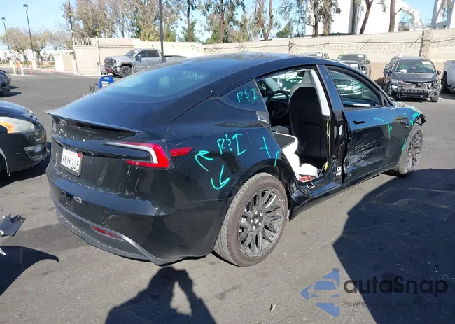 5YJ3E1EAXRF844308: 44272783