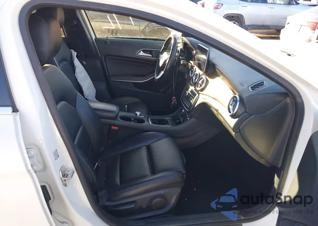 WDCTG4GB1GJ218874: 44272888