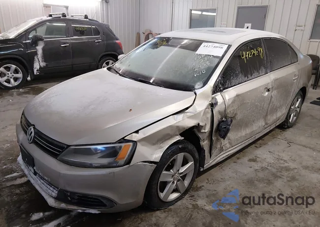 3VWLL7AJ4DM232458: 44274098