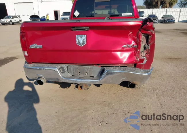 1D3HV18T79S791242: 44274115