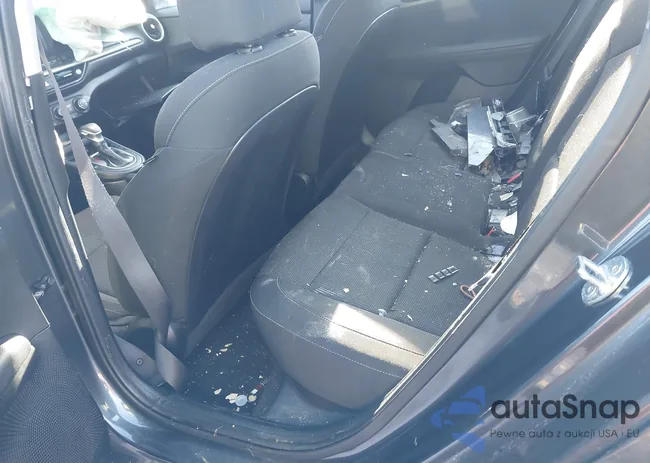 3KPF24AD5LE173005: 44274526