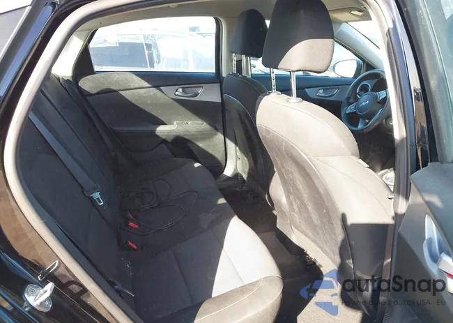 3KPF24AD8PE529128: 44274551