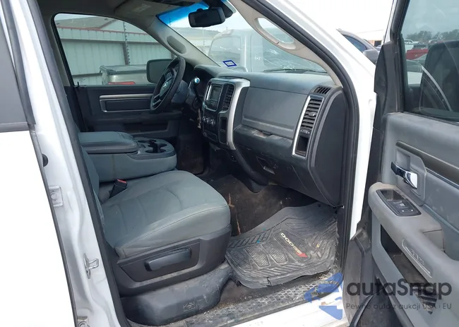 3C6TR4DT0GG146328: 44273684