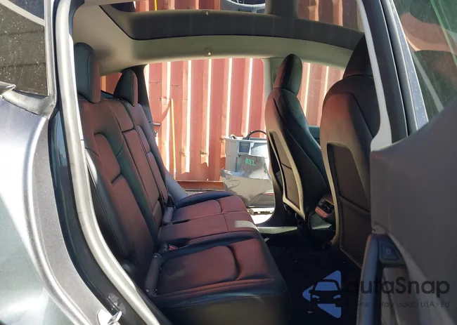 5YJYGDEE5MF241683: 44273688