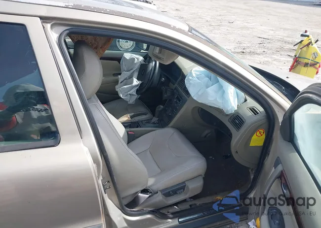 YV1SW58D612033421: 44273693