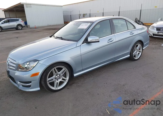 WDDGF4HB8DR261619: 44273884