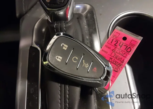 3GNKBHRS7LS647943: 44273941