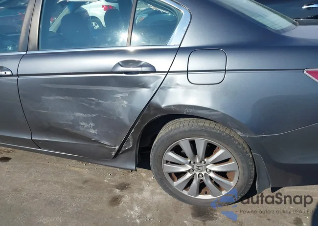 1HGCP2F81BA103055: 44273963