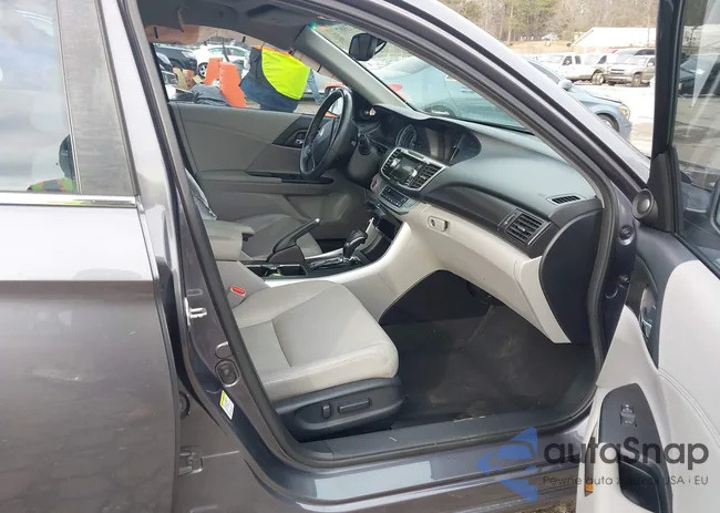 1HGCR2F82DA080057: 44273987